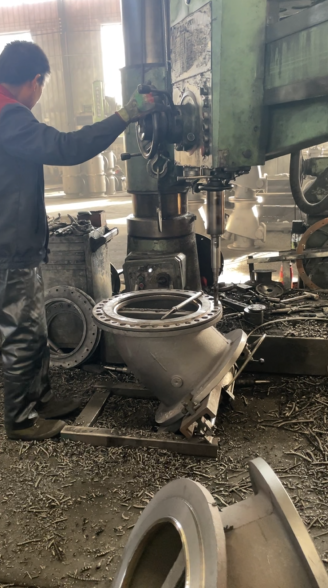四合一止回閥毛坯機(jī)床加工中